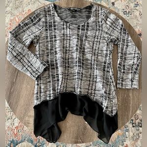 Melissa Paige Chiffon Hem Sweater size Medium